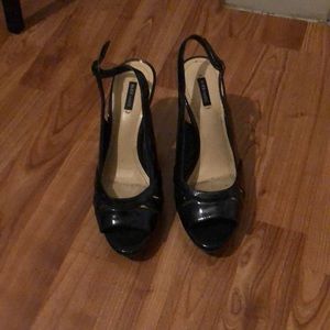 Black patent leather pumps. Size9